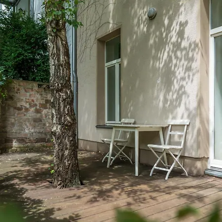 Mooeve Friedrichs Big * Berlin